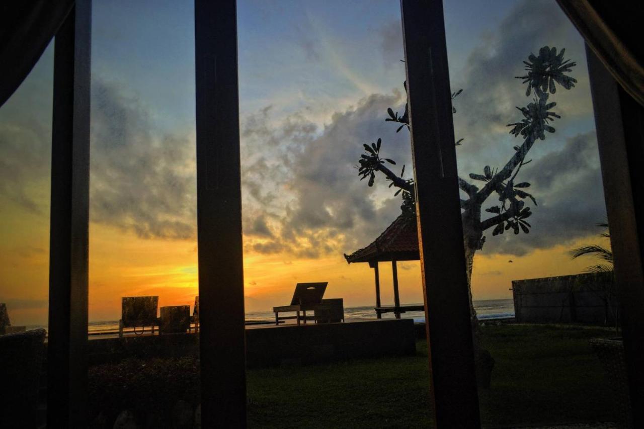 Cave Beach Bungalow Semaya Ngoại thất bức ảnh